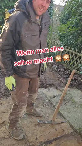 Wenn man alles selber macht 🤣🤣 #fragchristian #stsgartengestaltung #platten #Baustelle #fyp #f #bländer #galabau #galabau #zusammenhalt #tiktok #2025 