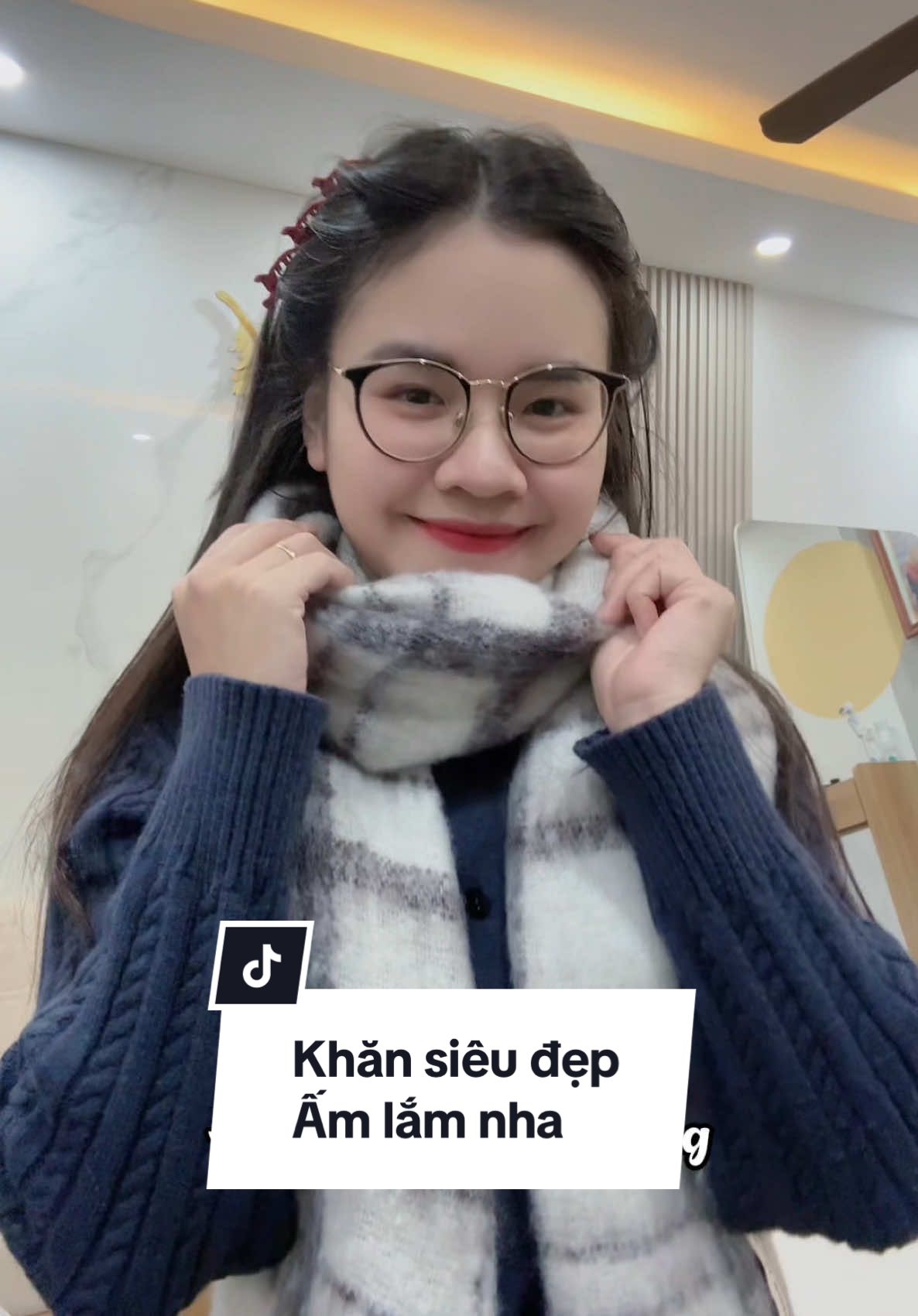 Khăn siêu ấm mà rẻ quá các bà ơi. Đủ màu luôn, check in quá xinh xẻo #khanquangco #khanlongcuu #khan #mepepssi 