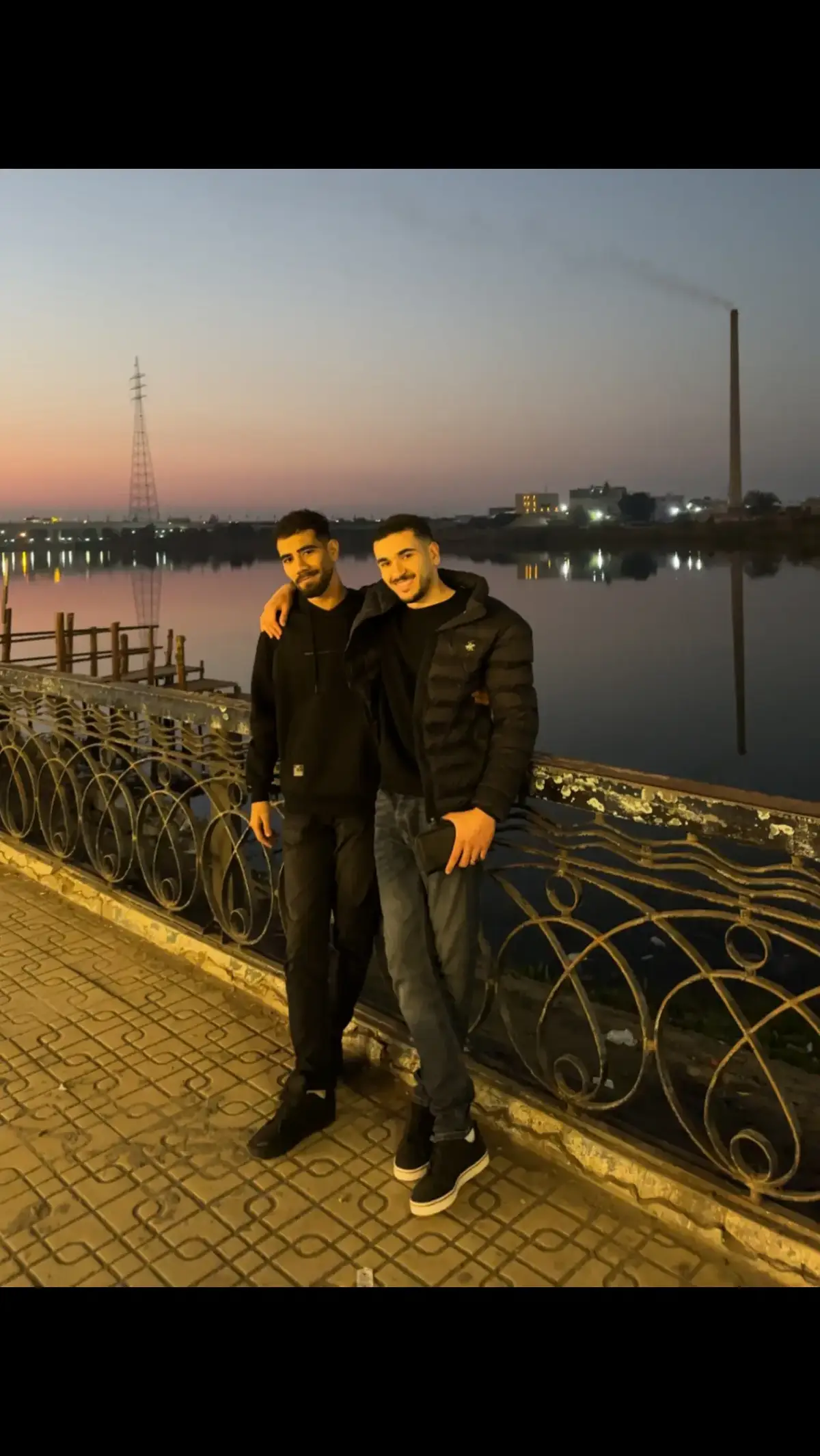 الجدع جدع حتى لو حاله على قدهوالاصيل اصيل حتى لو الزمن هده❤️