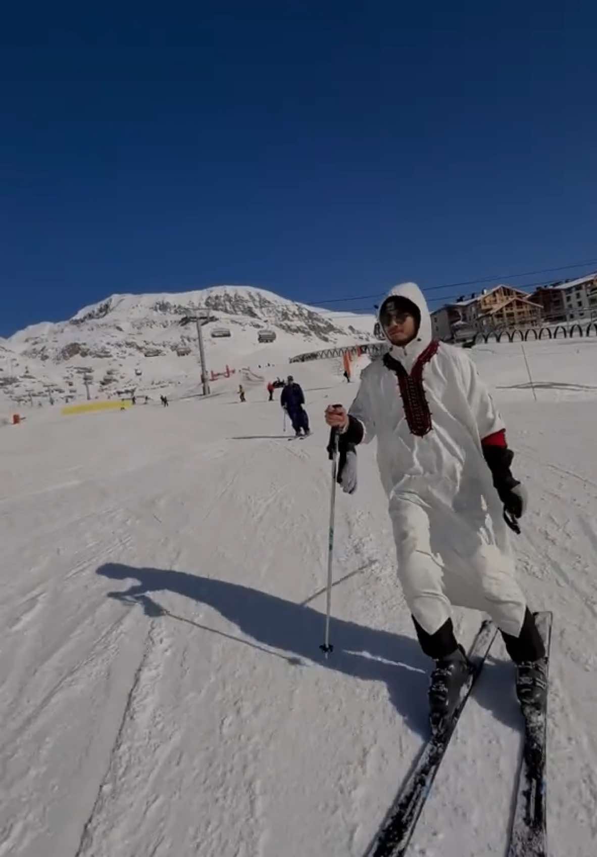 Skiing in France but in a Moroccan style 😂 🇫🇷 🇲🇦  #Ski #funny #fyp #alps #alpeshuez #france🇫🇷 #moroccan 