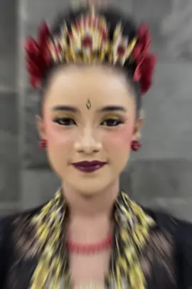 #fyp #makeup #makeuptarikreasi #kostumtari #penari #traditionaldancer #dancer #viral #perform #jaipong #CapCut 