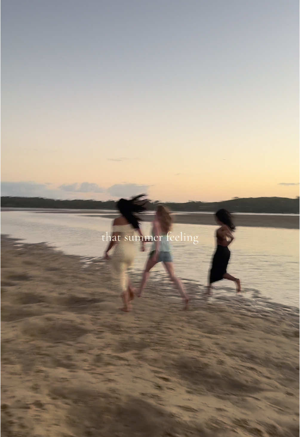 🌴🌺🥭 Your sign to go on a summer trip with your friends #fyp #foryoupage #xyzbca #Summer #summervibes #friends #thegirls #getaway  #friendstrip #pinterestaesthetic #australia #pinterestoutfit 