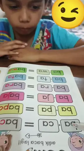 Selesai sukukata vokal  a  i o u👏👏👏 jom baca perkataan pula🥳 kemudian kita selit vokal e/e pula ✌️  #kelaspintar #edulive #kelaspintartiktok #Sukukata #intervensiliterasinumerasi  #jombaca #pedagogipendidikanawal  #pendekatanpsikologi