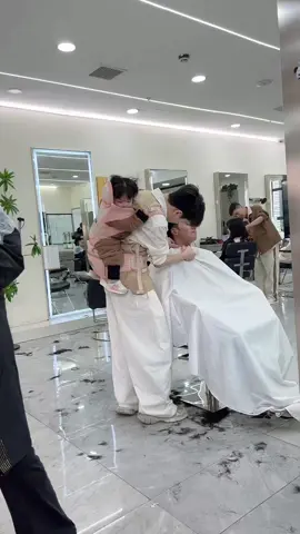 Xứng đáng nhận bằng khen 😂 #viabexinhyeu #babycutevideos #nhavia2vach #nhaviabeyeu 