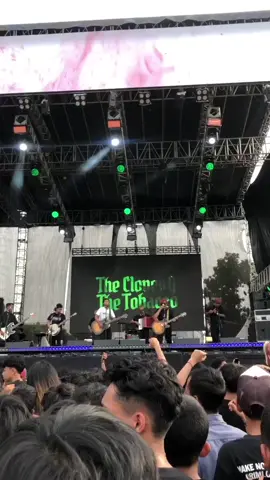 Kota di Utara- @theclovesandthetobacco ☘️☘️ #mentalitafest #celticpunk  #theclovesandthetobbaco #tcatt #passionville #konserjogja 