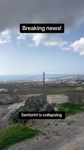 9000 people left santorini in just 2 days❗️#santorini #earthquake #fyp #dangerous #mpesfypgamw #dailymail #news #foryou #volcano 