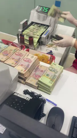 +1 máy đếm tiền!!💵
