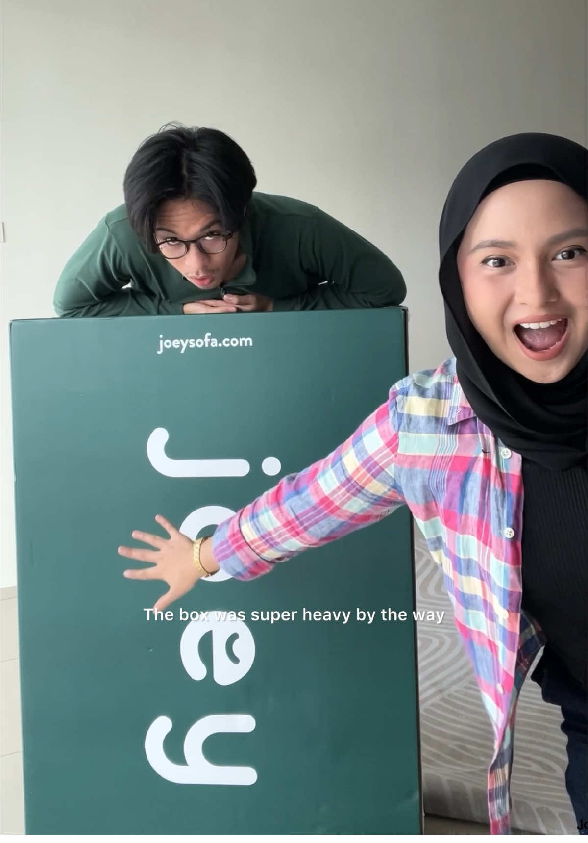 We’re slowly building our home and this brand new Joey Sofa has got to be the highlight of our living room! 🛋️💚 Not sure what colour to get? Try their Joey Sofa Swatches to see and feel their goodness before making your choice! Use my code SOFASARA100 to get RM100 off your first Joey Sofa purchase and head to my special link to shop 🛒 https://tinyurl.com/JoeySofaSara   @Joey Mattress 🇲🇾  #JoeyMattress #JoeySofa
