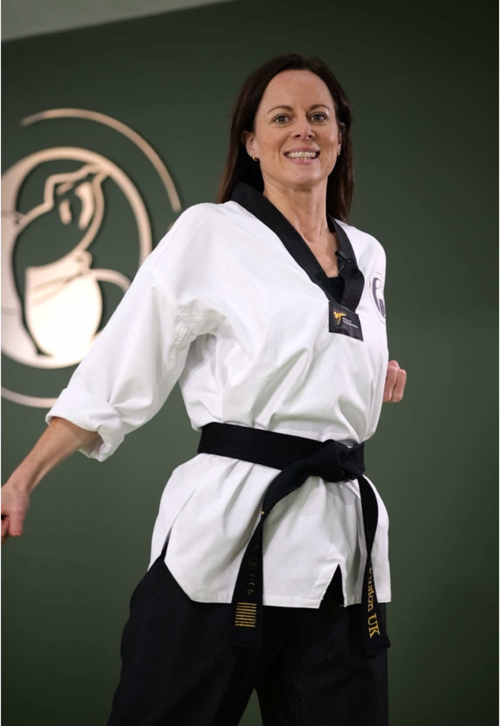 New Week new chance to start over… LET’s GO! #kickitlikechloe #chloebruceacademy #martialarts #bostaff #chloebruce #legcontrol #kicks 