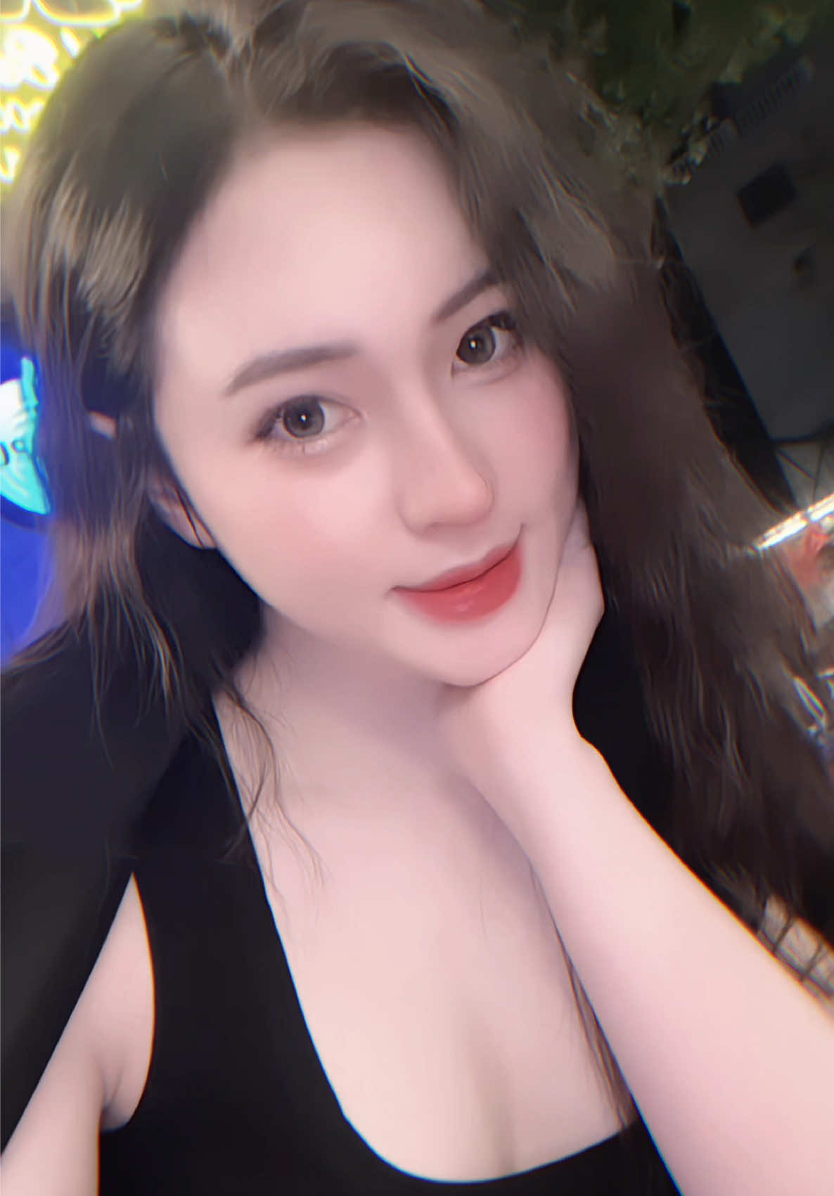 Không có tiêu chuẩn nào về tình yêu cả, chỉ cần bản thân cười nhiều hơn là khóc, vậy chắc chắn là gặp đúng người .   #CapCut #fyp #viral 