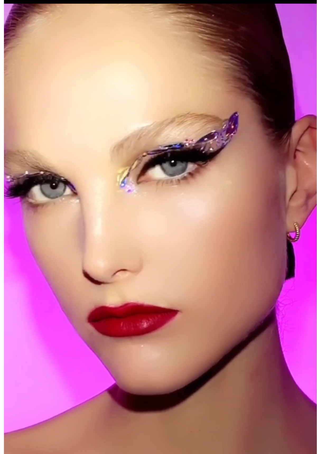 #thelipsticklesbians have spoken!  Elson 4 LiquiLUST is SUBLIME ❤️‍🔥💋 12 hour long wear and transfer-proof ❤️‍🔥💋 #grammys #grammys2025 #redlip #swifties #swiftok #patmcgrath #patmcgrathlabs