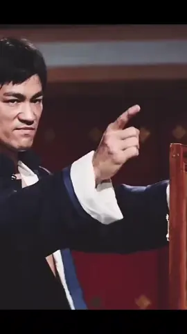 The legend Bruce Lee#iplee #fyp #bruceleeedit#brucelee_team#bruceleeedits#brucelee#fyyyyyyyyyyyyyyyy#iplee_editz#foryoupag#actors#wingchun#iplee#çukur#fyp#viral_video#fypシ゚#virał#yamaç#viralvideofypdongggggggg#boxing