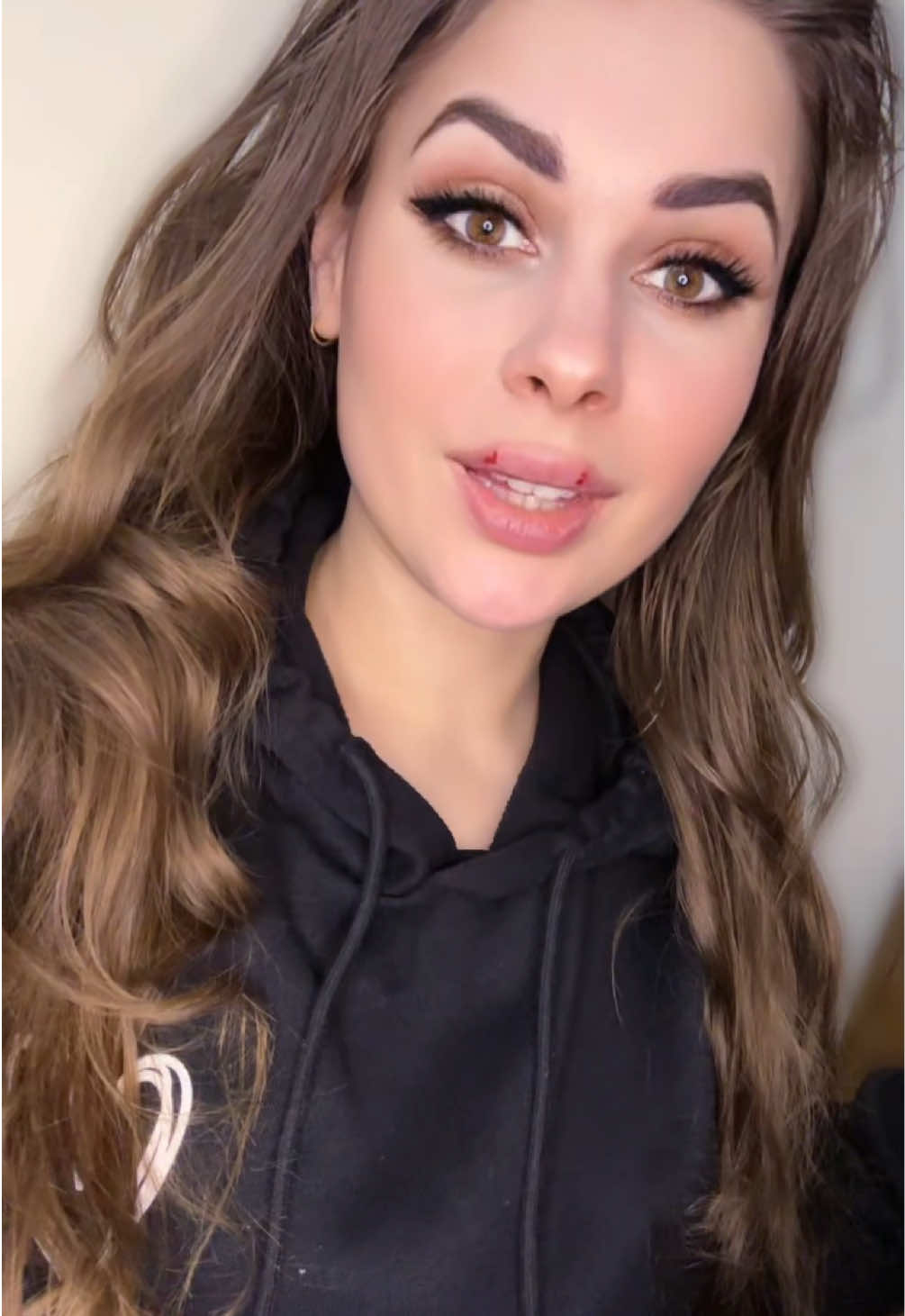 Эффекты . Почему в жизни нельзя включить такой эффект?😂🤫 #эфект #маска #макияж #foryoupage❤️❤️ 