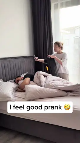 I can't stop laughing 🤣🤣🤣#scare #scared #scarecam #scareprank #prank #funnyvideo #viralvideo #trending #fun #foryoupage #fyp #jumpscare #couple 