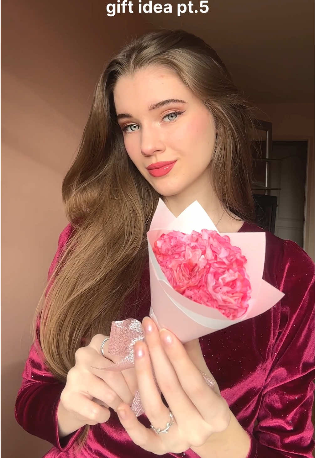 Flowers that will never wilt🌸💗✨ #DIY #handmade #crafts #gift #giftideas #valentines #giftforher #carnation #papercrafts #paperflowers 