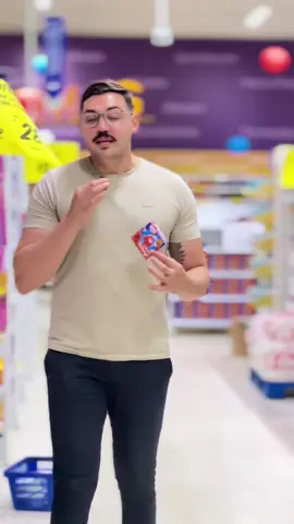 ponto positivo da gelatina é que ela é de fácil preparo e acessível, sendo uma ótima opção para quem busca uma sobremesa prática e de baixa caloria, sendo as calorias podendo variar de cada sabor, porem a media fica em 12kcal a cada 100g. ambémm é possível prepará-la de forma caseira utilizando sucos naturais e até incluir pedaços de frutas, tornando-a ainda mais nutritiva