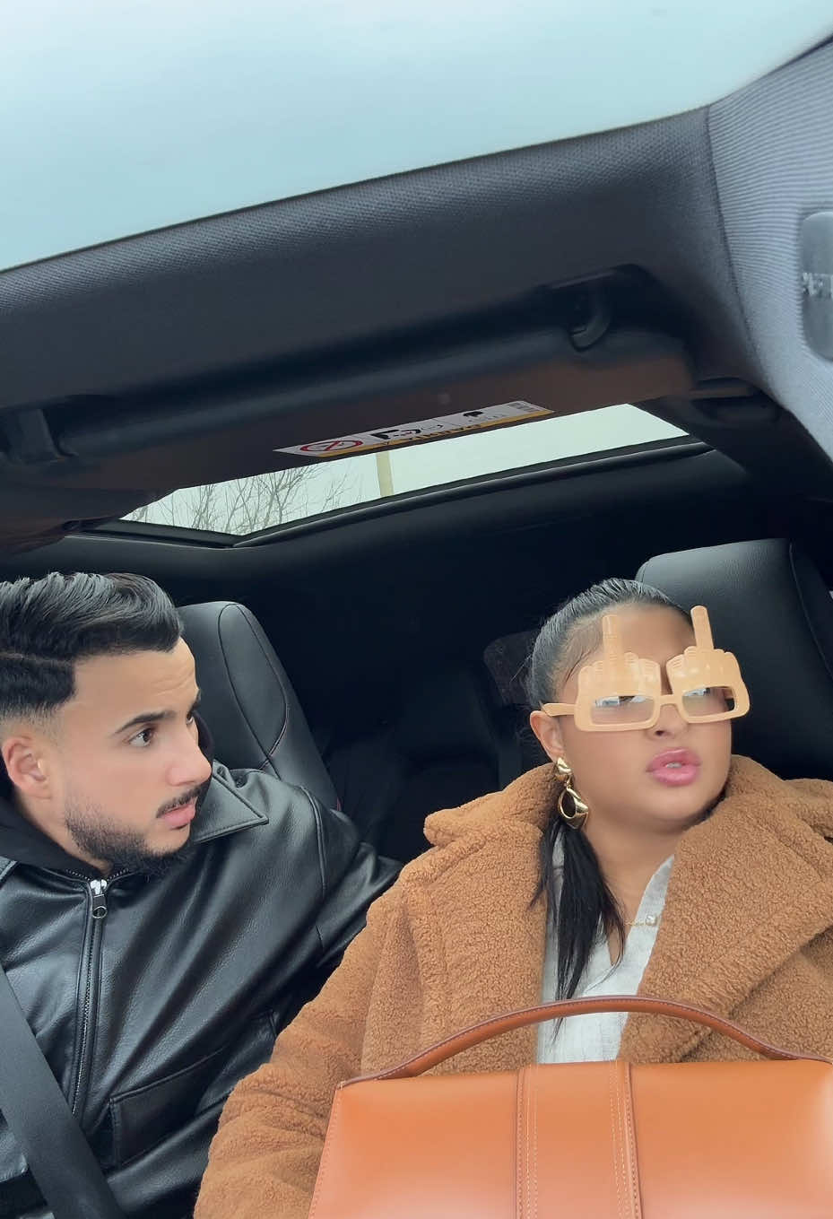 « LES LUNETTES ANTI-DISPUTE » 🤣🤣🤣 JPP 🤣 @Idriss13__ #prank #coupleprank #drole #humour #idrissetsirayah 