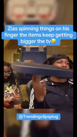 How is Zias doing that 🤣 #zias #ziasnblou #ziasclips #ziasnbloufunnymoments #ziasandblou #blou #spinningitems #spinningtv #streamclips #funnyclips #talent #weirdtalent #fyp #foryou #foryoupage 