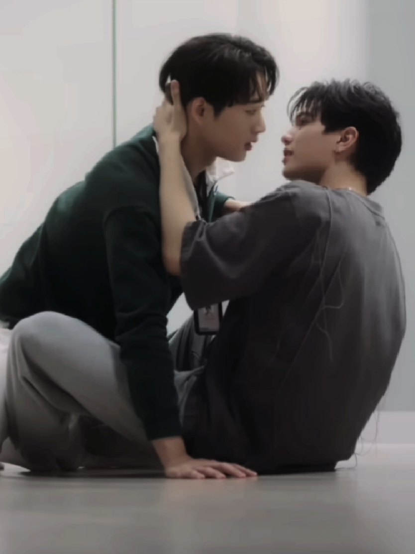 First scene live in my mind rent free please I need it #fyp #thamepo #williamest #gmmtv #williamjakrapatr #estsupha #lykn #thaibl #foryou #viral #edit 
