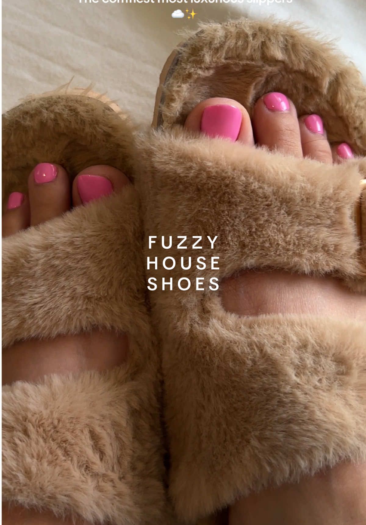 Queen vibes. 👸🏻✨☁️ #fitory #fitoryshoes #fitoryslippers #fuzzyslippers @FTR fashion shoes shop 
