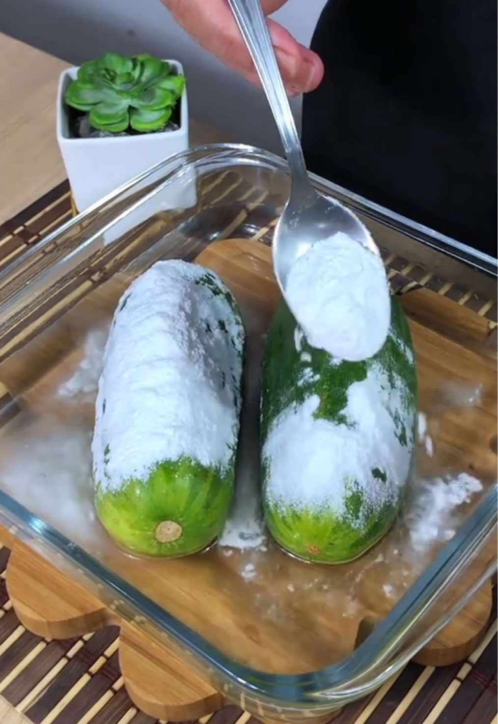 Just mix baking soda with cucumber!