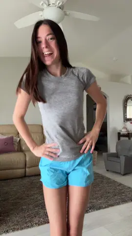 Having right and left splits at 19 ❤️