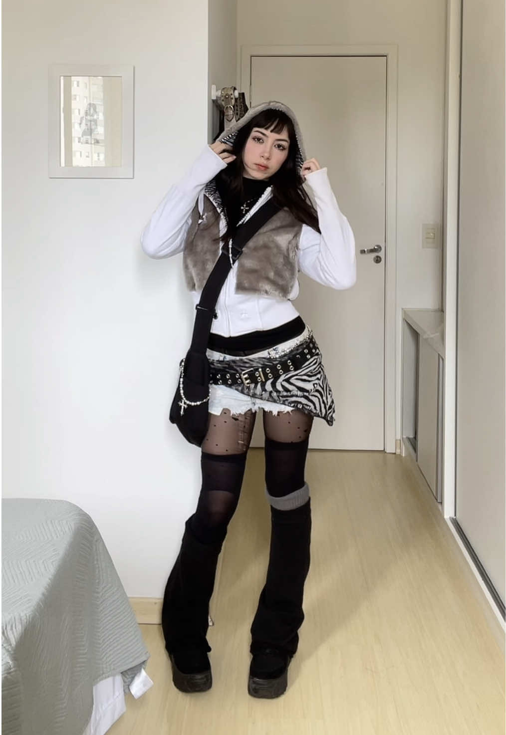 fugi do um pouco do tema eu sei KKKKKKK mas acabei gostando afs #outfitinspo #archivefashion  #fashiontiktok #kmrii #fyp 