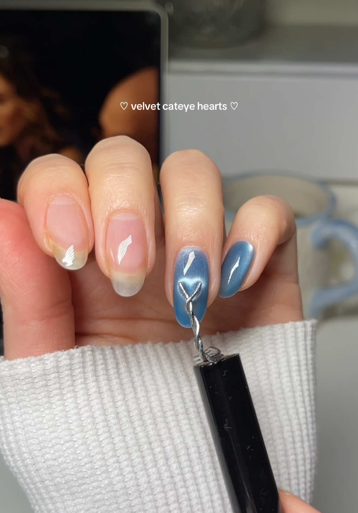 this time in blue ✨✨ products used on my ama z0n sf<3  #nailinspo #valentinenails #glassnails #heartnails #cateyenails #bluenails #nailtutorial 