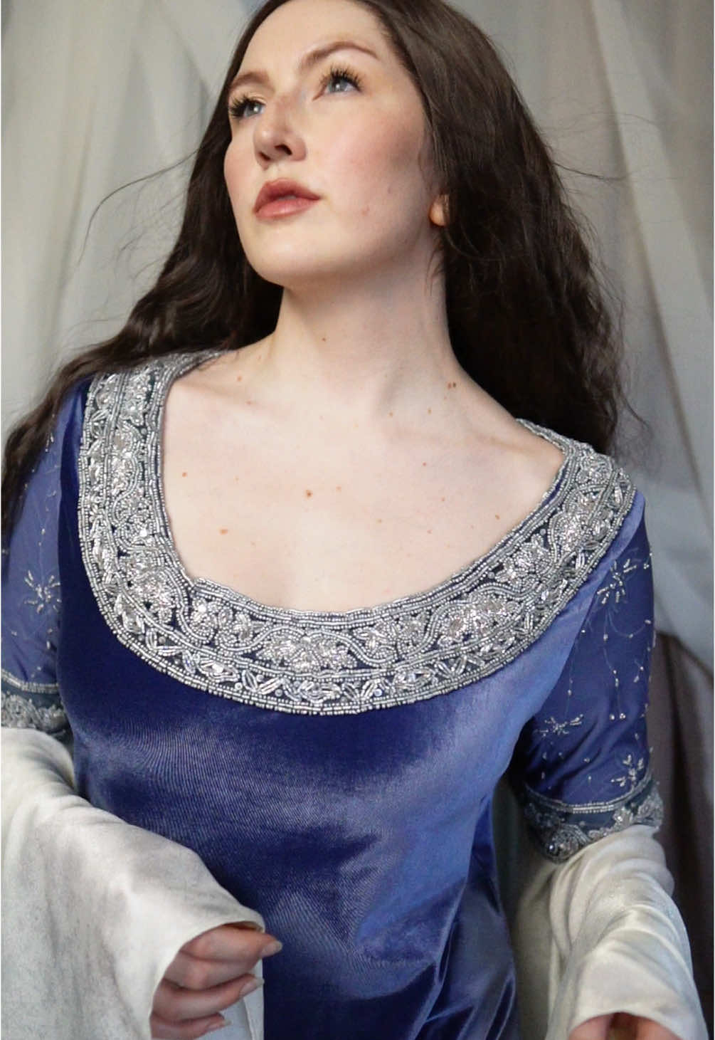 Arwen reveal!  I don’t think I could look any less like Liv Tyler and the ethereal beauty she brings to Arwen in Lord of the Rings but I still love this whole cosplay!  Thank you so much for the love on this build. I genuinely wasn’t expecting such enthusiasm for this costume but I’m glad you were all as excited for it as I was 🥹💛