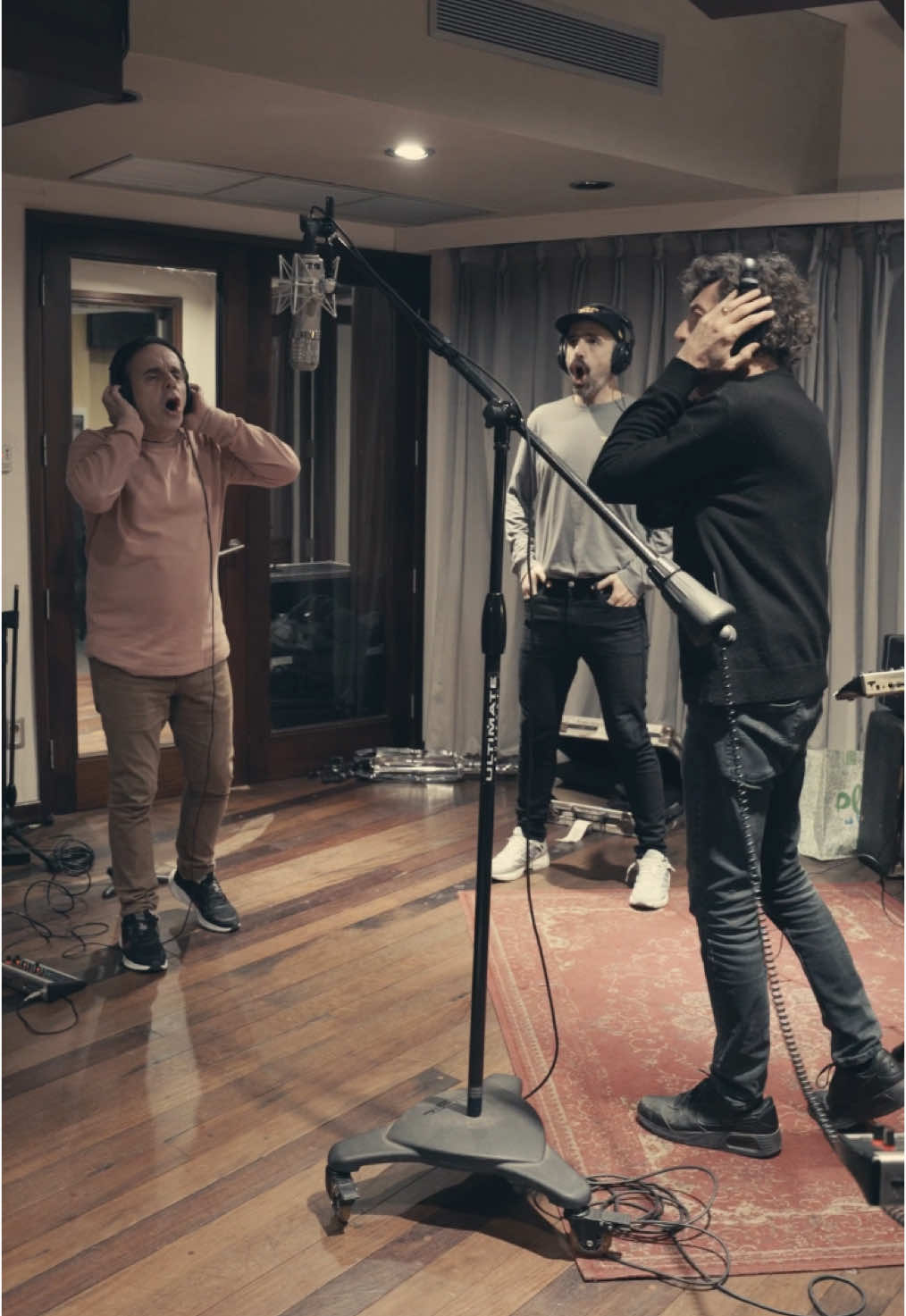 Solo yo con mi cara de nada 🗣️ Están listos para cantarla con nosotros? 🔥 #CuartetoDeNos #ElCuartetoDeNos #CuartetoReferencia #MusicaLatina #CaraDeNada #NewMusic #NuevaMusica 