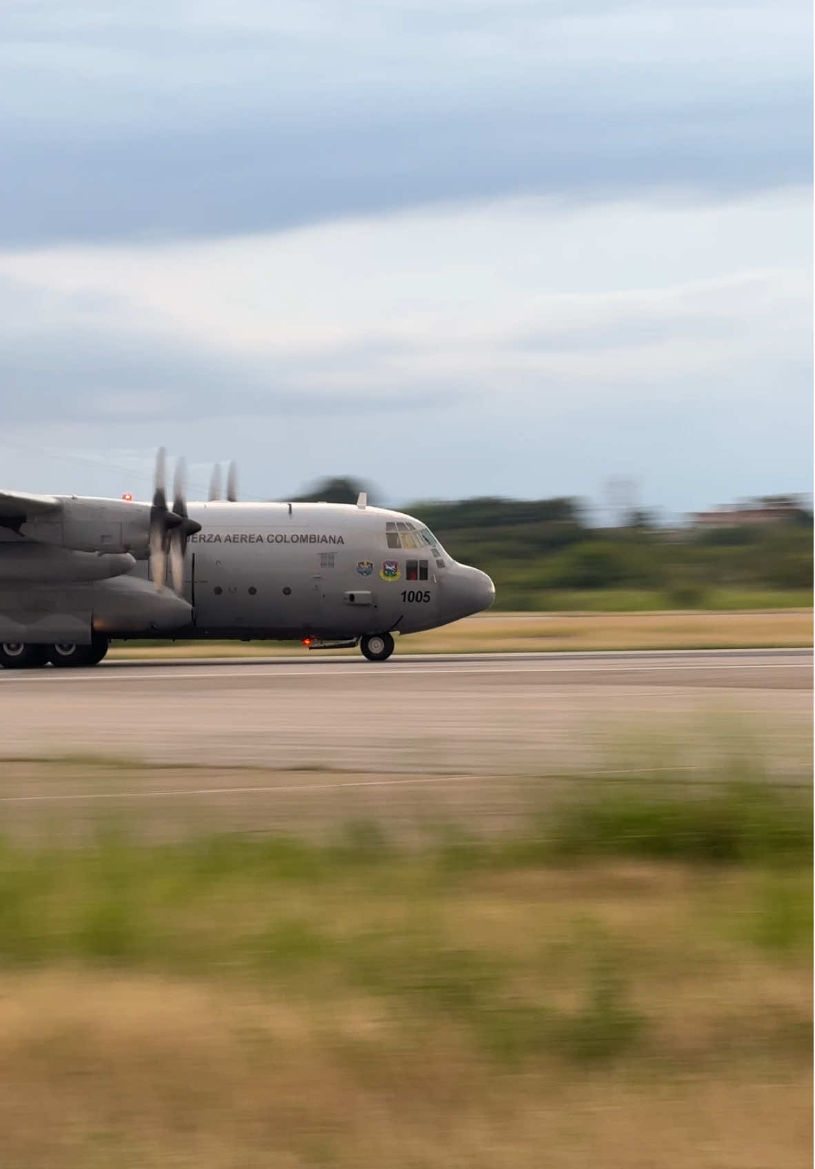 Su majestad, El Hércules 🦾🇨🇴 @Fuerza Aérea Colombiana  Aeronave: Lockheed C-130H Hércules. #Takeoff #fac1005 #C130H #Hércules #fuerzaaereacolombiana #planespotting #planespotter #aviationlovers #SKCC #Cúcuta #Colombia #paratiiiiiiiiiiiiiiiiiiiiiiiiiiiiiii #fyp 