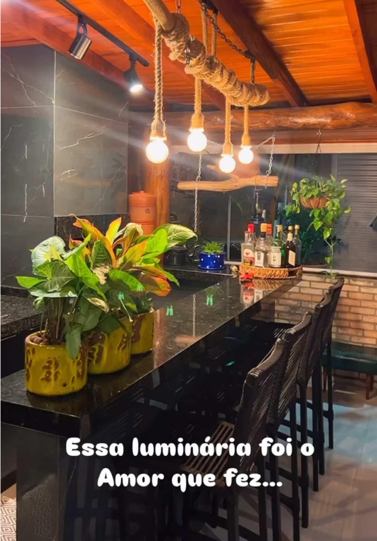 Minha casa depois da reforma luminária #casa #casal #reforma #areagourmet #fouryou #fly #meusonho 