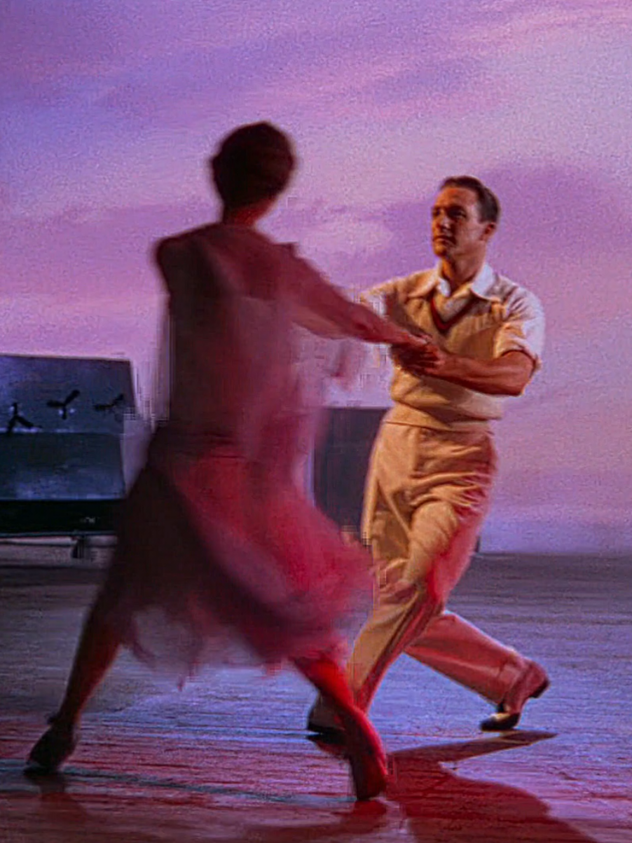 esse filme me dá vontade de dançar  #cantandonachuva #singinintherain #fyp #core 