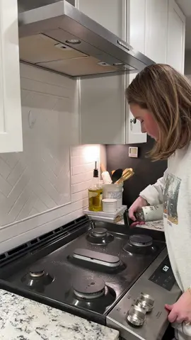 starting the week off with a clean home is unmatched 🫶🏼🫧 #reset #cleaningreset #girlythings #relatable #productivity #asmr #postgrad #cleaningvlog #marriedyoung #wife #sundayreset #Lifestyle 