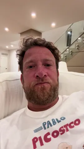 This is how you tik tok!   That’s how you do it!  Voice of an angel! #pinkponyclub 