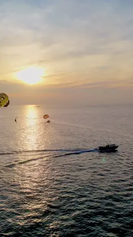 ⛱️🏖️🌅🫶🏻#parasailing #langkawi #healing #sunset#beach #fypシ゚ 