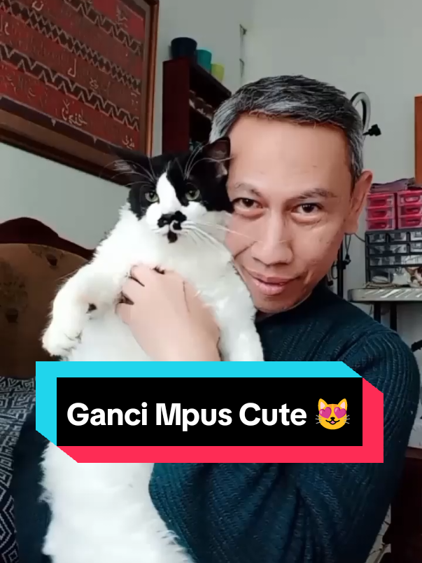 Membalas @kakangwira75 para cat lovers, sini merapat!! 😍🥳 #clay #keychain #ganci #cute #cat 