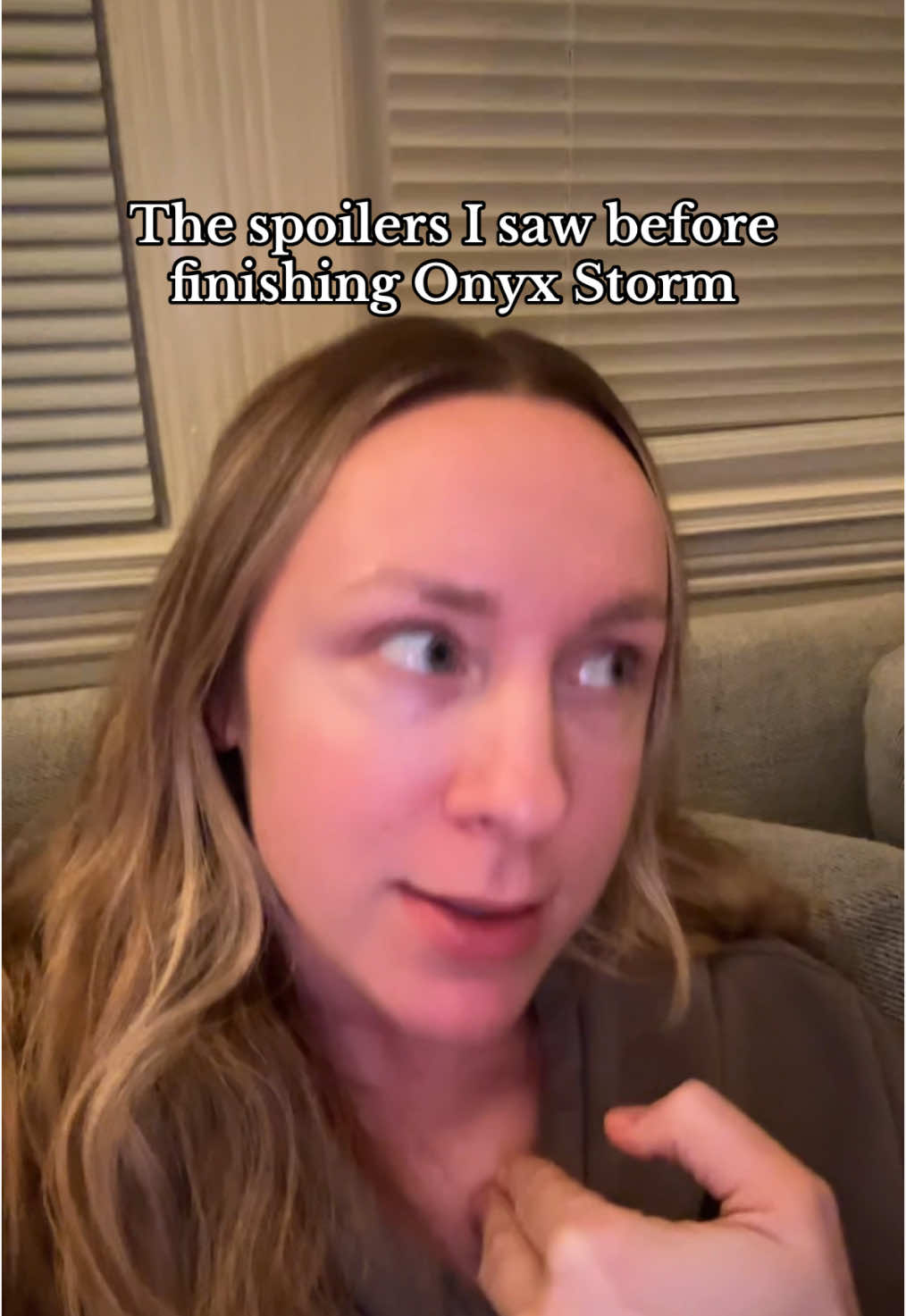 The tattoo spoiler really threw me off tbh 😂 #onyxstorm #spoiler #rebeccayarros #fourthwing #cliffhanger #tiktokcomments #greenscreen #violetsorrengail #xadenriorson 