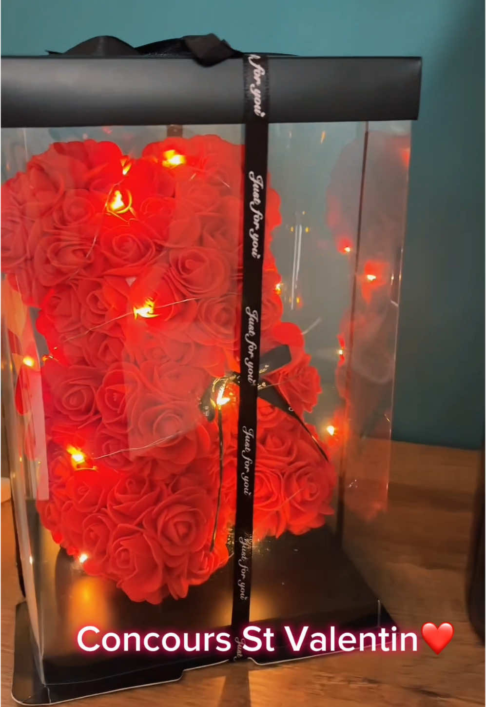 🎉 CONCOURS SPÉCIAL SAINT-VALENTIN 🎉 ✨ Gagne un magnifique ours en rose dans un coffret élégant pour célébrer l'amour comme il se doit ! ✨ 💕 Comment participer ? 💕 1️⃣ Abonne toi à moi 2️⃣ Aime ce post ❤️ 3️⃣ Tague en commentaire 2 personnes avec qui tu aimerais partager ce cadeau (ou à qui tu penses qu'il ferait plaisir) 4️⃣ Partage ce post en story pour doubler tes chances (n'oublie pas de me taguer pour que je le voie !) 📅 Fin du concours : Le 14 février à minuit 📦 Annonce du gagnant : Le 15 février Bonne chance à toutes et à tous 🥰 et que l'amour triomphe ! 🌹 #concours #stvalentin #Love #ValentinesDay #foryoupage❤️❤️ 