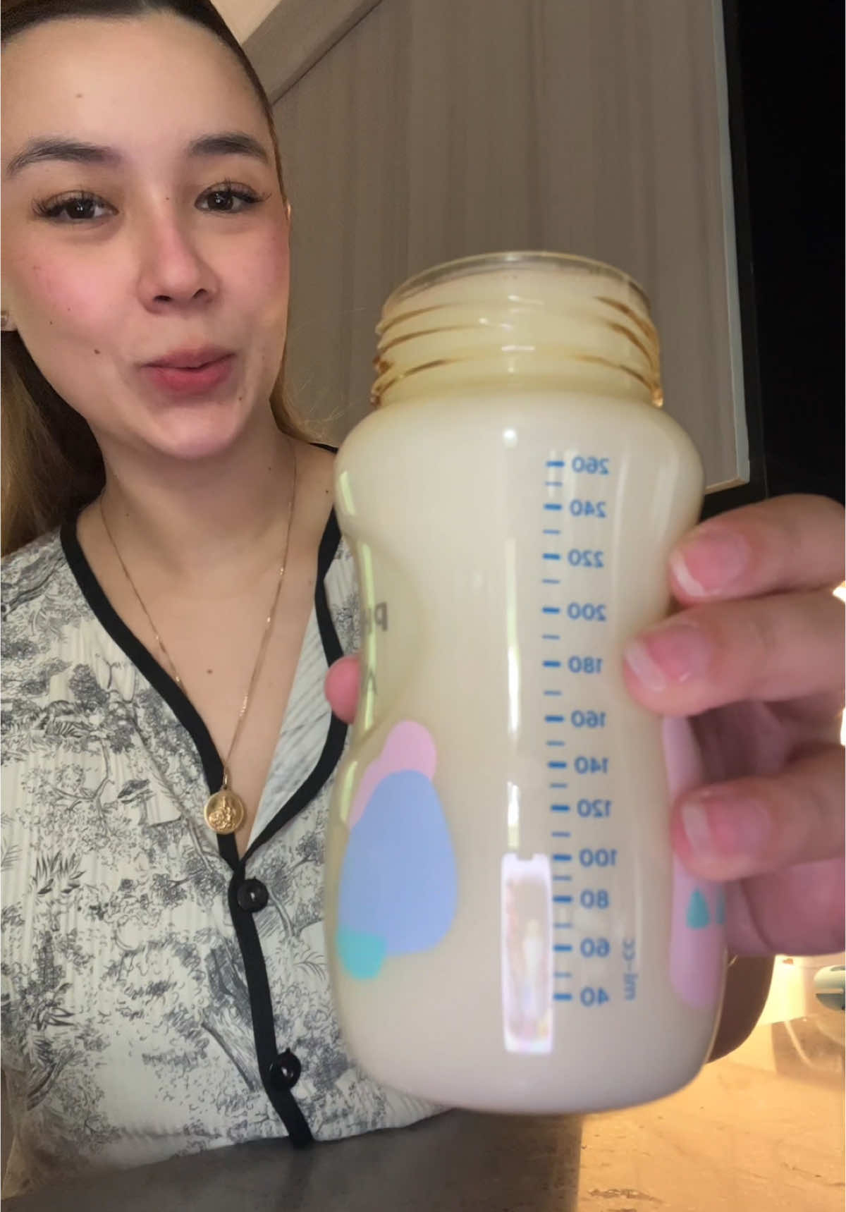 doing magic 8 again to increase my supply before our trip 😵‍💫 #pumpingmom #motherhood #postpartumjourney #oversupplier #oversupply #asmr #pumpandpour #momlife #exclusivelypumping #lactationsupport #lactation #imani 