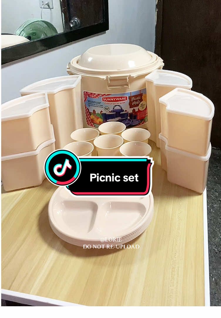 Picnic set to your next fam outing!      Less hassle na dito isang bitbitan na lang ng mga foods!                           #foodset #foodcontainer #picnicset 