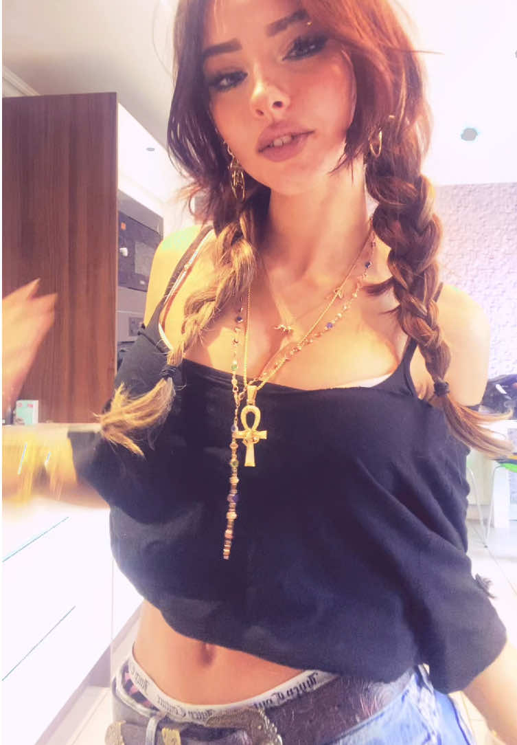 Merther🍃#trend #viral #y2k #fyp #outfitideas #streetwear #merther #jewellery #outfit #viviennewestwood #baggyjeans #summeroutfits 