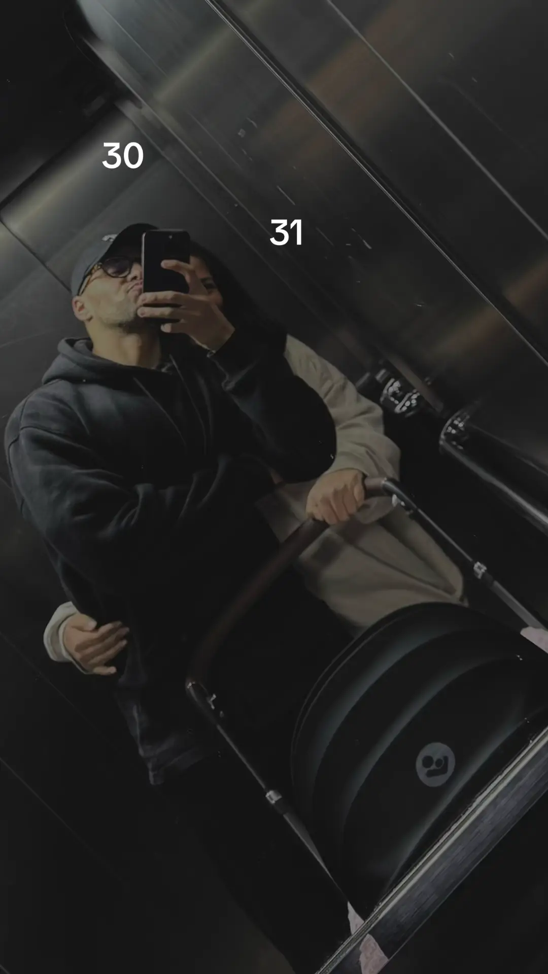 L’architecte de ma vie ♥️  Même si t’as du mal à le voir, c’est que le début… des jours meilleurs nous attendent, tous les 3 