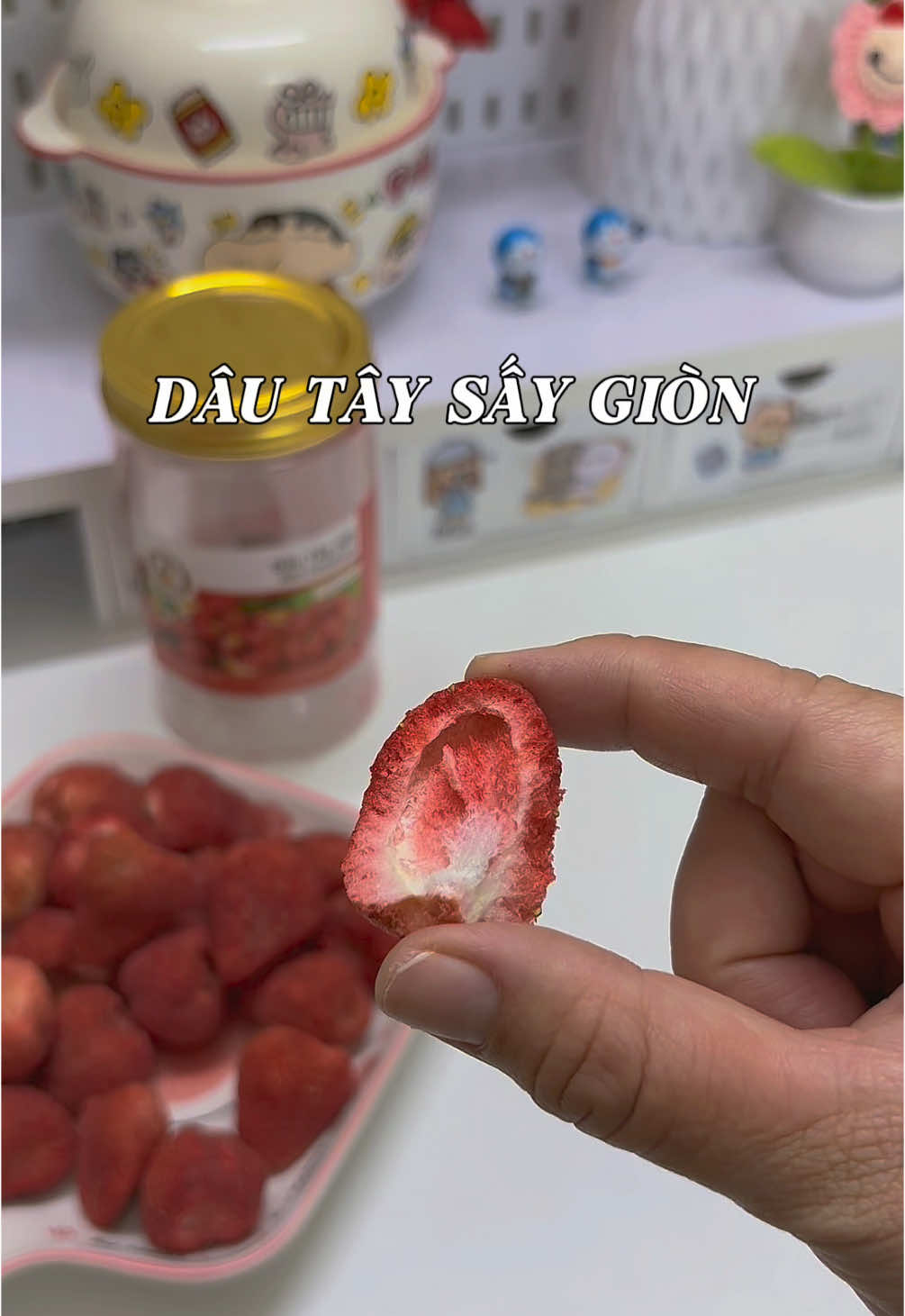 Tui có món ăn vặt giải ngấy sau Tết nè mấy bồ, là dâu tây sấy giòn của #thaodalat nè#minhlaanh0410 #review #xuhuong #xh #dautaysaygion #dautaysay 