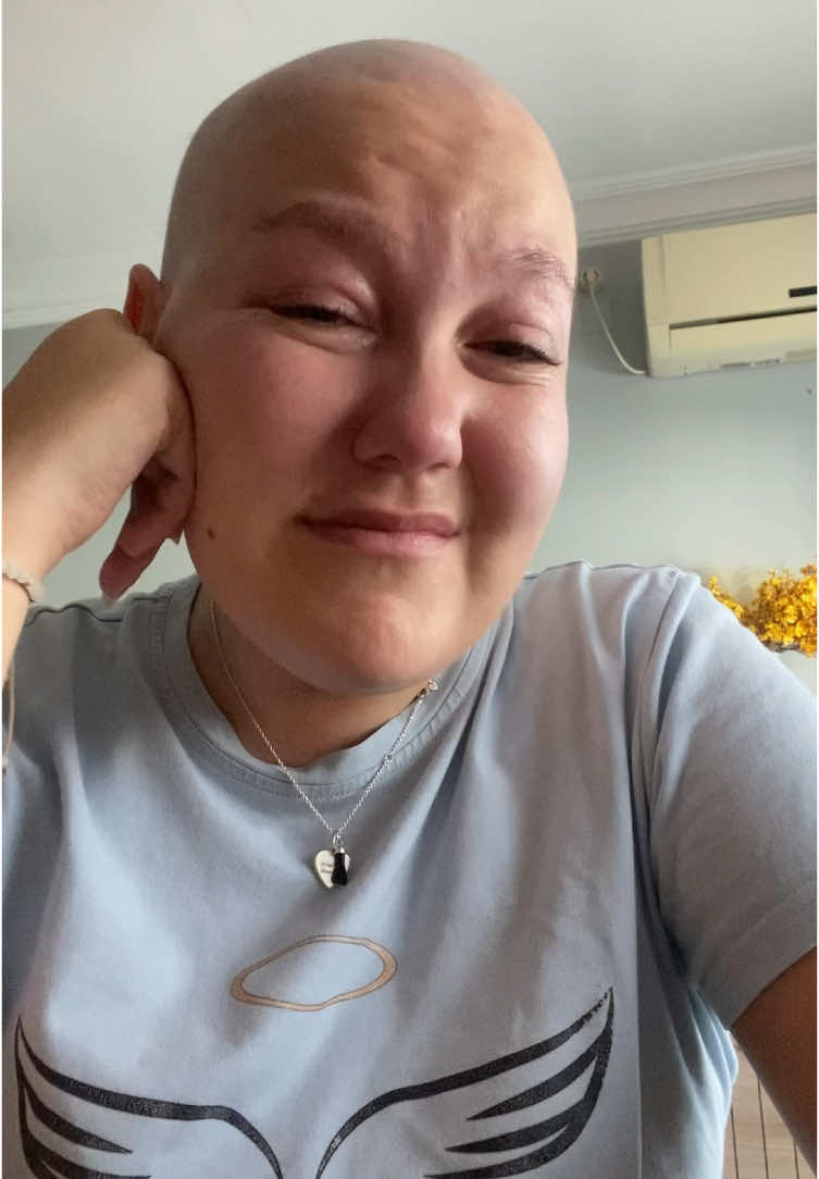 Día mundial del cáncer🎗️ es una enfermedad muy dura, por eso hay que ir contra ella y tener ánimo, aunque haya días que tengamos que llorar. Si se puede💪🏼 gracias por estar ahí, no sabéis lo que me ayudáis cuando os leo❤️‍🩹🫂 #dia #mundial #cancer #lucha #quimio #enfermedad #dura #sisepuede #ganar #victoria #fyp #viral #parati #foryour #foryoupage❤️❤️ 