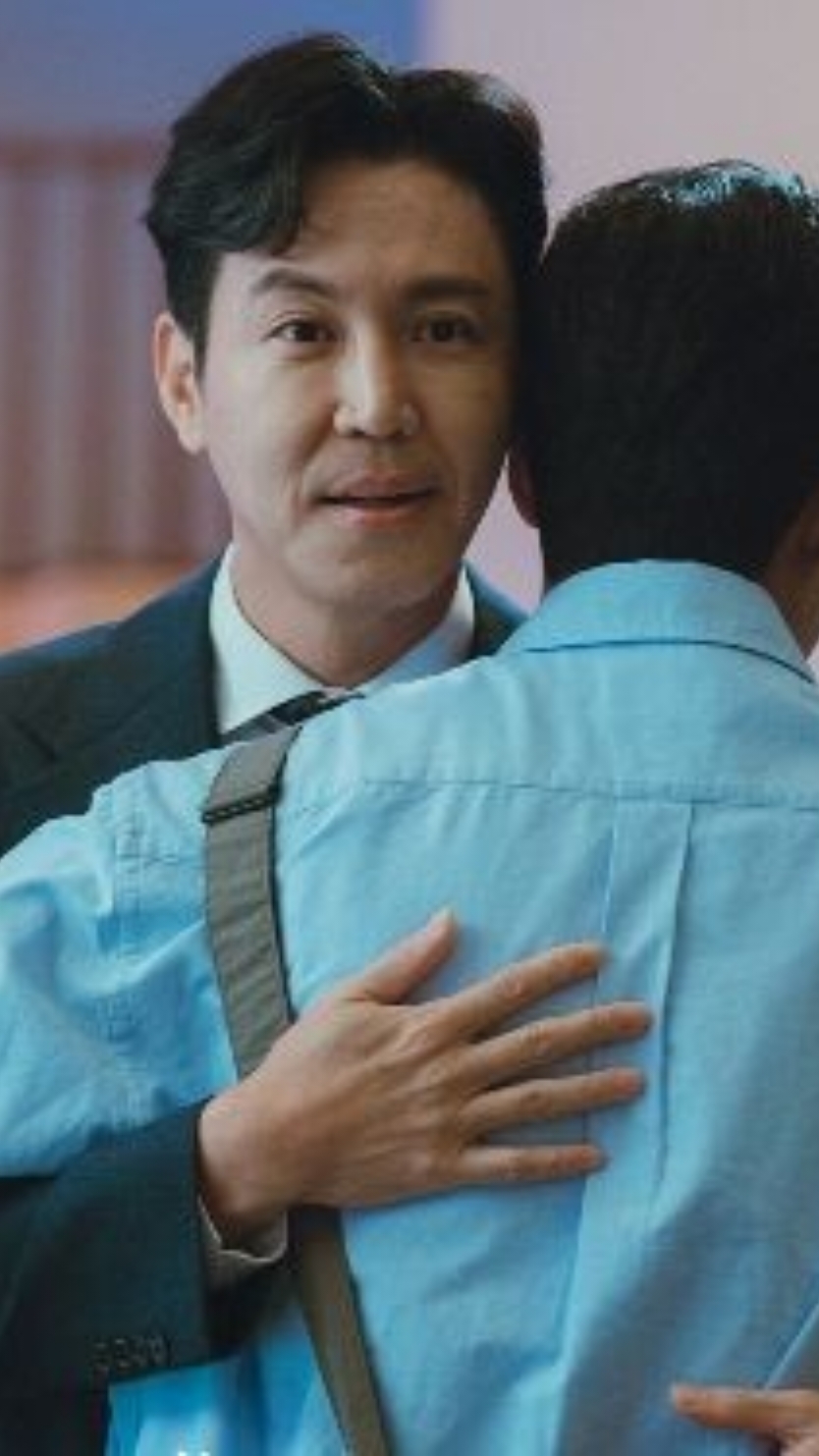 a great and strong father 🫂 #choihyunwook #hayichan #haeungyeol #ryeoun #twinklingwatermelon #kdrama #kdramaedit #fyp #fypp #viral #followme #tiktok 