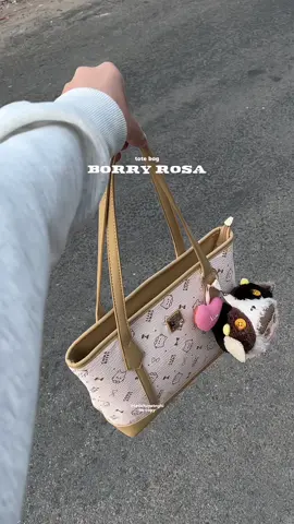 mang đi chơi đi làm gì cũng xinh lun mấy bà ơi ✨ #xuhuong #totebag #thoitrang #macdepmoingay #nghile2009 #bag #borryrosa #muataitiktokshop #localbrand #tuixach #quatangnguoiyeu #unboxing