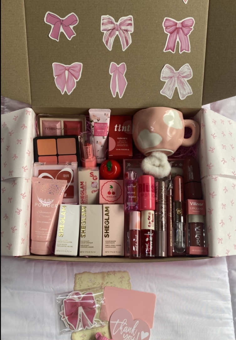 للطلب التواصل انستغرام 🎀 التوصيل متوفر لكافة المناطق الفلسطينية 🇵🇸 #اكسبلور #fyp #blush_box_beauty1 #بوكسات_هدايا #بوكسات #هدايا #explore #foryou 