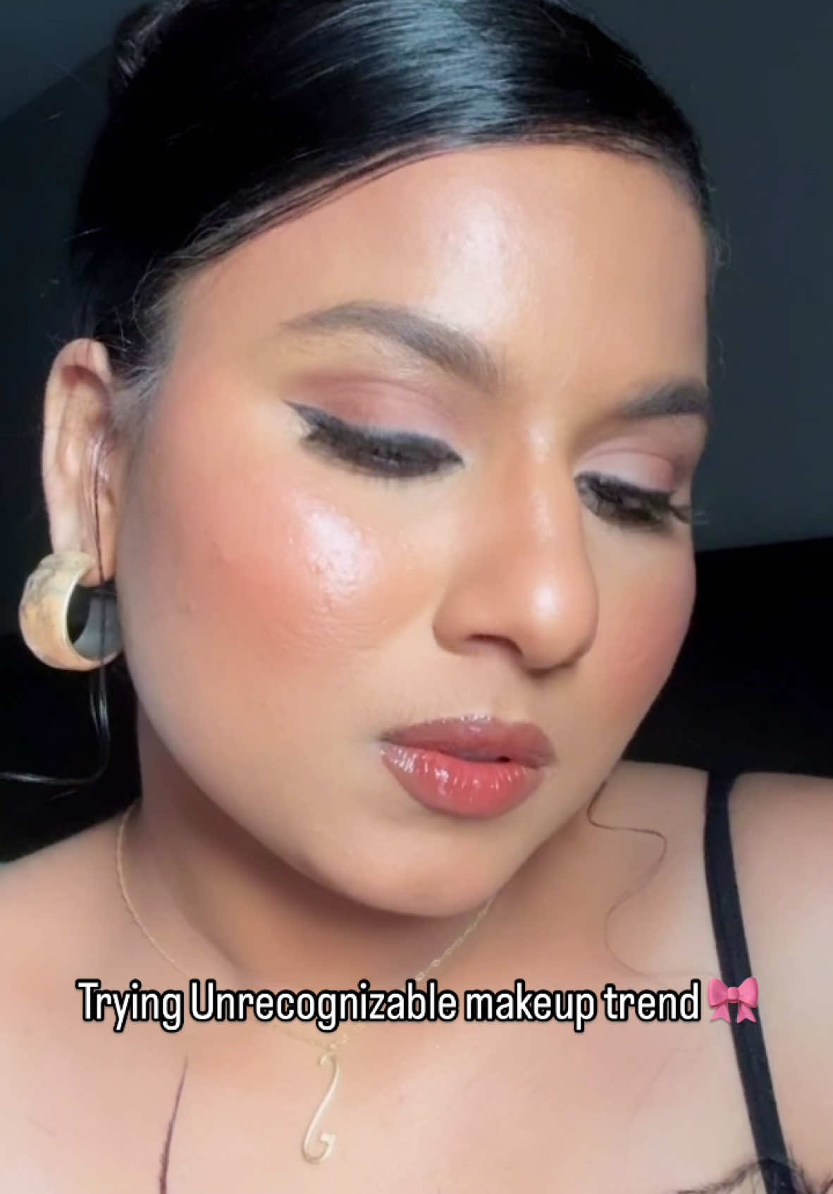 Tutorial of Unrecognizable makeup trend 🎀 Toner@Beekman 1802  Moisturizer @LaRochePosayUS  Primer @IL MAKIAGE  Corrector & contour @NYX Professional Makeup  Foundation @NARS Cosmetics  Concealer @Maybelline NY  Setting Powder @nyxcosmetics_tr  Brow pencil @Anastasia Beverly Hills  Eyeshadow @Makeup Revolution  Eyeliner @maybelline_de  Blush & bronzer @Sephora Collection @sephora  Highlighter @florence by mills  Lipliner @L.A. Girl Cosmetics  Lipstick @revlon  Gloss @Morphe 2  Setting spray @nyx #makeup #trending #trendingsongs #mnyitlook #tiktokusa #tiktokviral #explore #explorepage #unrecognizablemakeup #trendingmakeup 