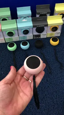 🔥 PROMOÇÃO 🔥 ENQUANTO DURAR O ESTOQUE  💎🎶 Caixa de Som Kapbom Mini Ka-8536 💰 apenas R$29,99 ✅ Função TWS: Possibilita conectar duas Caixas de Som ao mesmo tempo, com isso o som ficará INCRÍVEL ! ✅ Dimensões: 50mm x 33mm ✅ Peso: 70g ✅  Saída de Áudio: 3W ✅ Frequência de Resposta: 20Hz-20KHz ✅ Capacidade da Bateria: 500mAh ✅ Voltagem do Carregamento da Bateria: 5V(USB) ✅ Tempo de Funcionamento: Até 4 horas ✅  Tempo de Carregamento: 2 horas 💙 Tem na HP Matão 📞 Fone: 16 3382-1856 📲 Whatsapp: 16 981218674